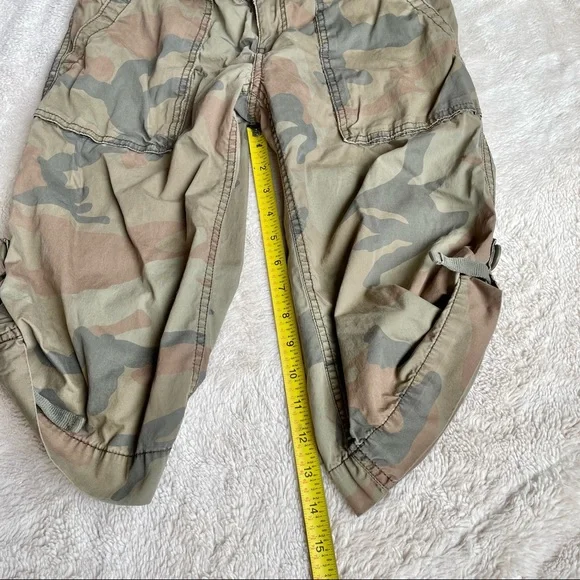 🦅American Eagle 3/4 Length Camo Pants - Picture 6 of 6
